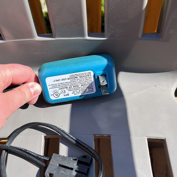 Power wheels charger - Picture 4 of 4